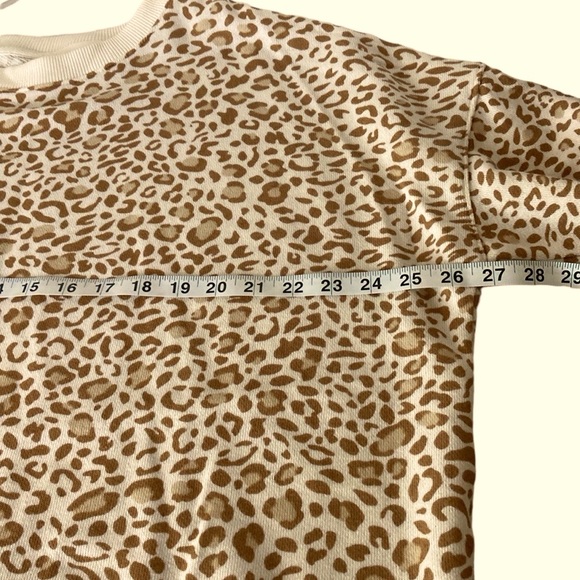 Time and Tru Cheetah print crew neck sweatshirt with ribbed trim, XL 16/18 - Picture 4 of 7